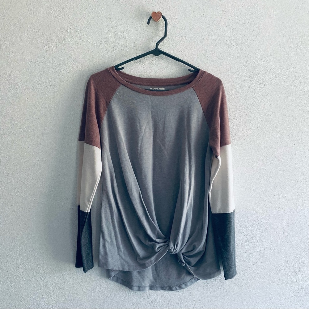 Maurices 24/7 gray striped shirt